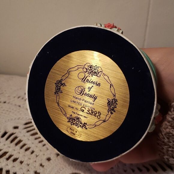 Vintage The Franklin Mint "Unicorn of Beauty" Hand-Painted Collectible Figurine - Picture 6 of 6